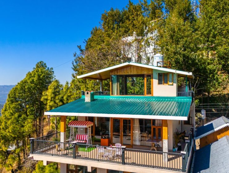Scenic 3 BR Villa near Kasauli with WiFi, Cook, TV, etc