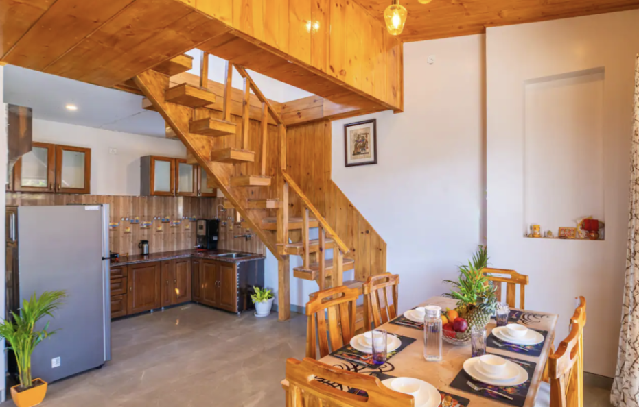 Scenic 3 BR Villa near Kasauli with WiFi, Cook, TV, etc