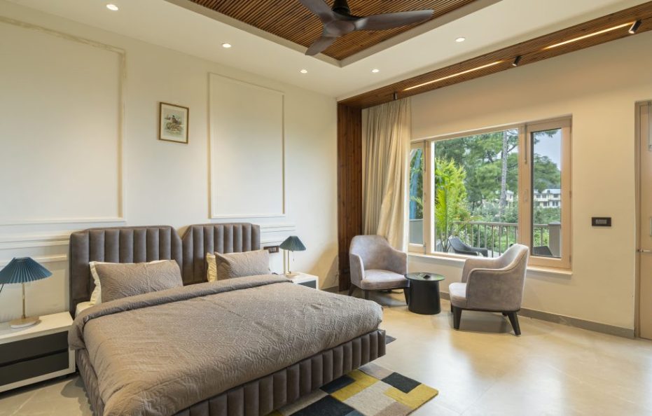 Uber-Luxury Villa near Kasauli | Heated Pool + Jacuzzi + Home-Theater