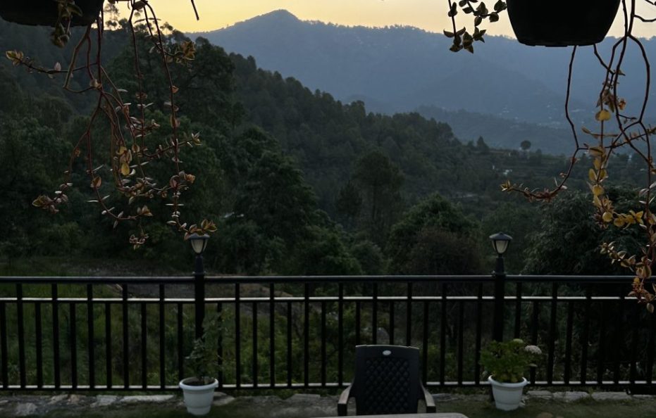 Luxe 2+1 BR Cottage near Mukteshwar | Wifi + Meals