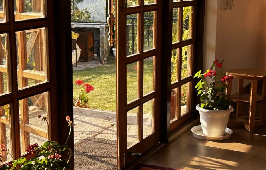 Luxe 2+1 BR Cottage near Mukteshwar | Wifi + Meals