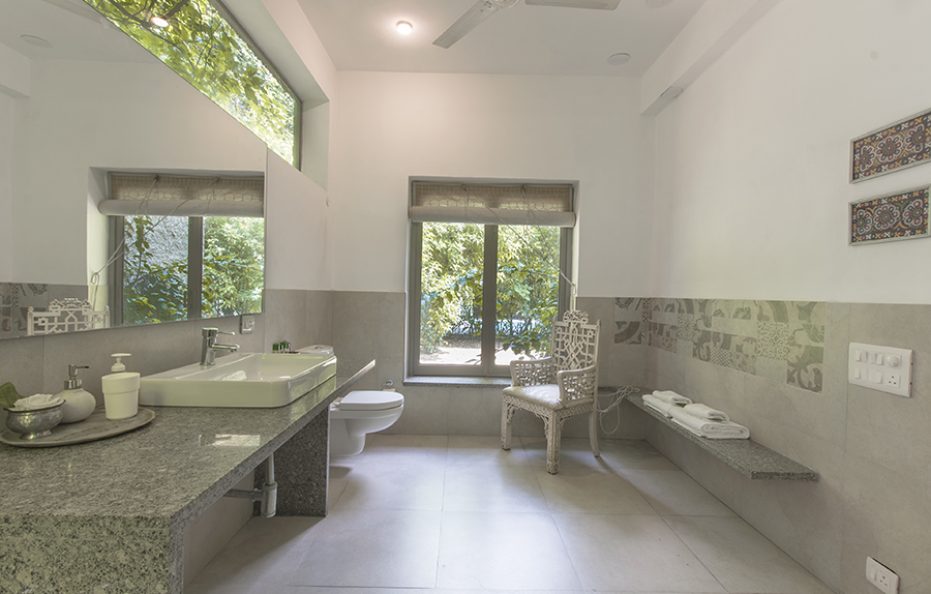 Manesar: Luxurious 6 Bedroom farmstay with Pool (IB)