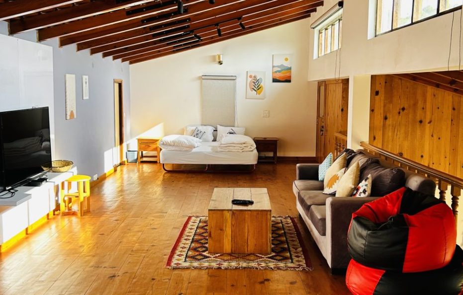 Luxe 2+1 BR Cottage near Mukteshwar | Wifi + Meals