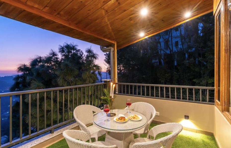 Scenic 3 BR Villa near Kasauli with WiFi, Cook, TV, etc