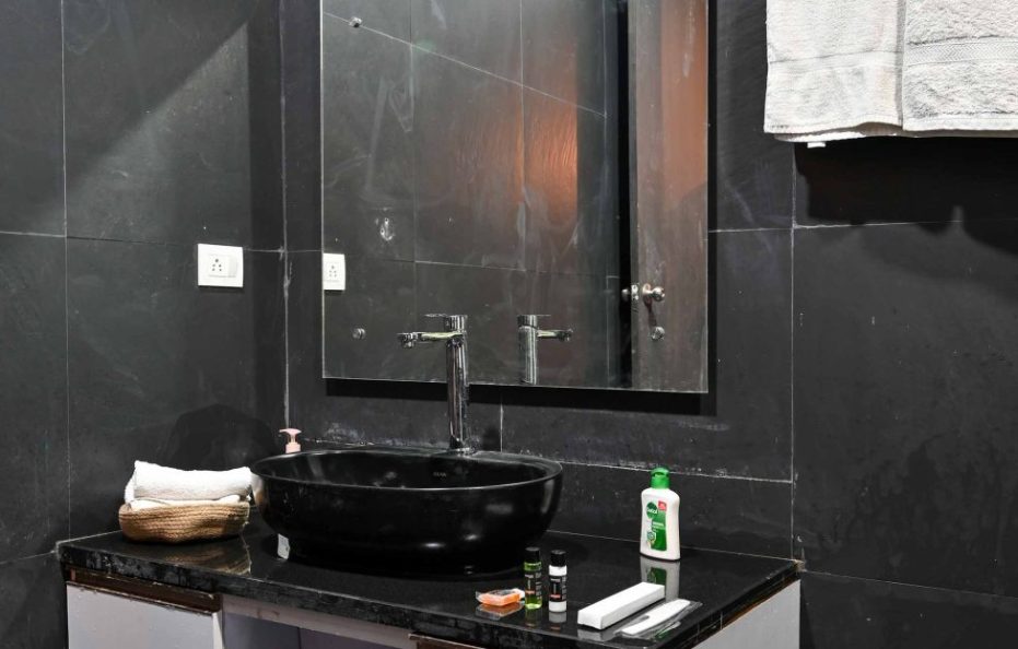 Insta-worthy 2 BHK Farmhouse with Pool near Gurgaon