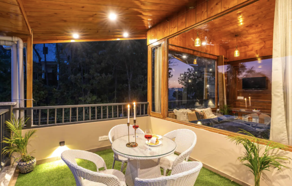 Scenic 3 BR Villa near Kasauli with WiFi, Cook, TV, etc
