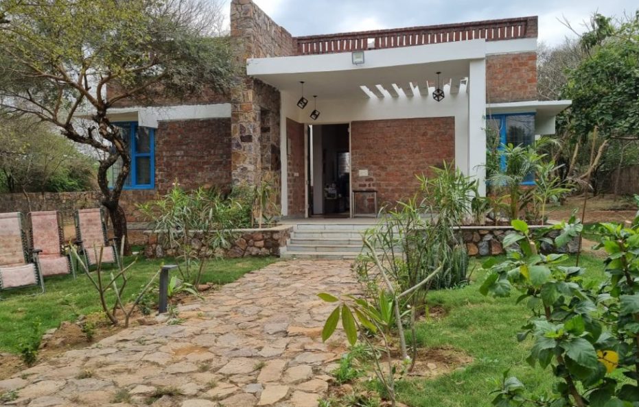 Insta-worthy 2 BHK Farmhouse with Pool near Gurgaon