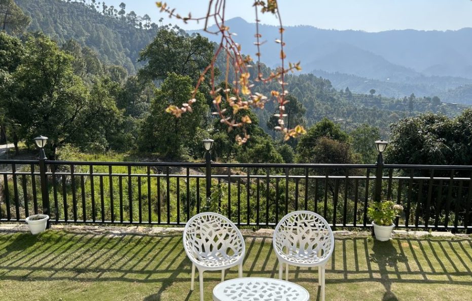 Luxe 2+1 BR Cottage near Mukteshwar | Wifi + Meals