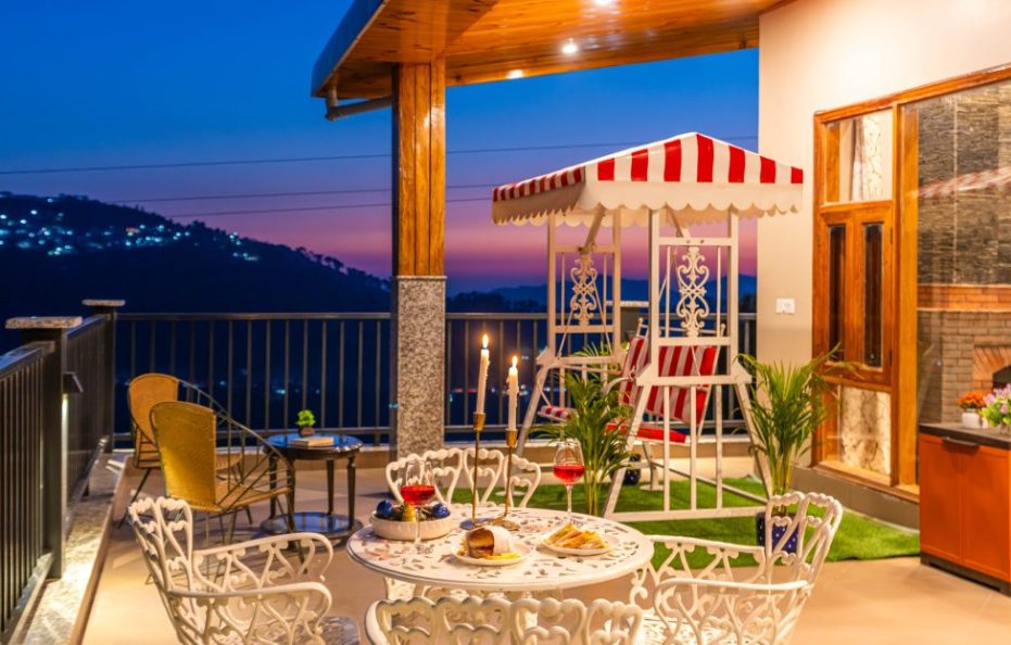 Scenic 3 BR Villa near Kasauli with WiFi, Cook, TV, etc