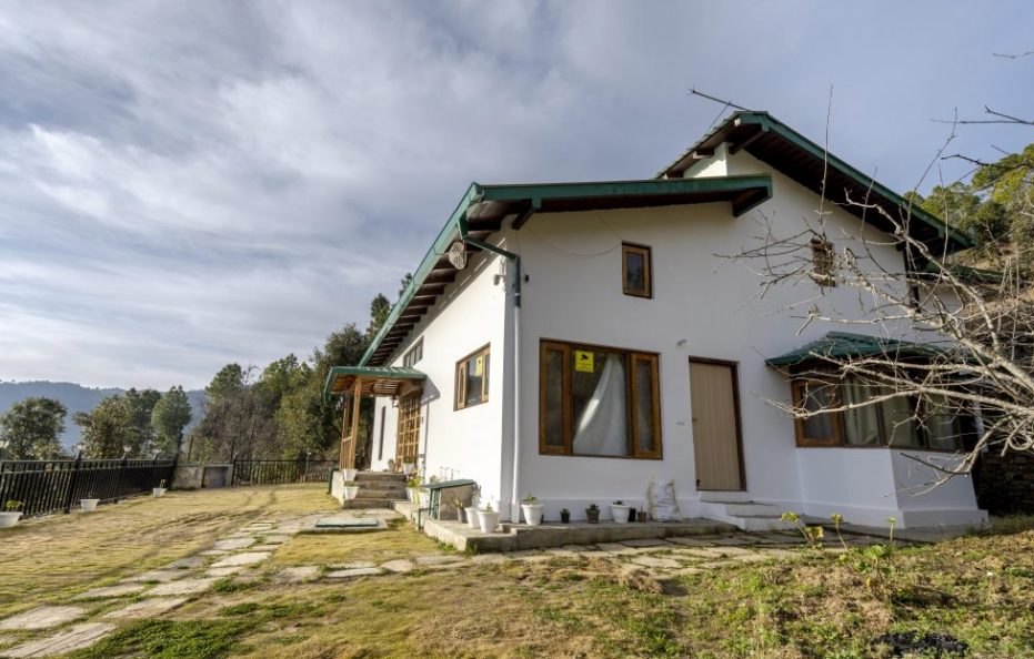Luxe 2+1 BR Cottage near Mukteshwar | Wifi + Meals