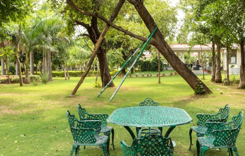 Manesar: Luxurious 4 Bedroom Farmhouse with Pool (BF)