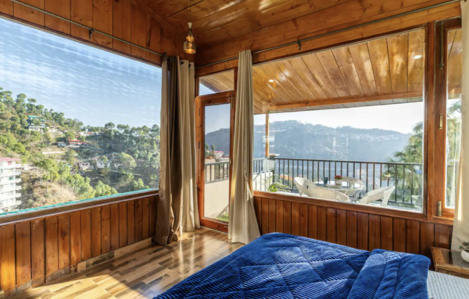 Scenic 3 BR Villa near Kasauli with WiFi, Cook, TV, etc