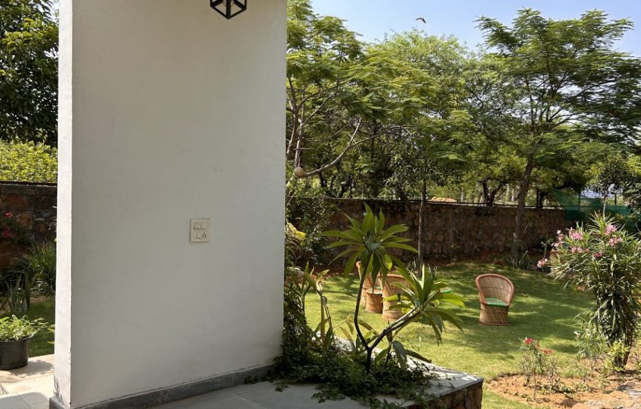 Insta-worthy 2 BHK Farmhouse with Pool near Gurgaon