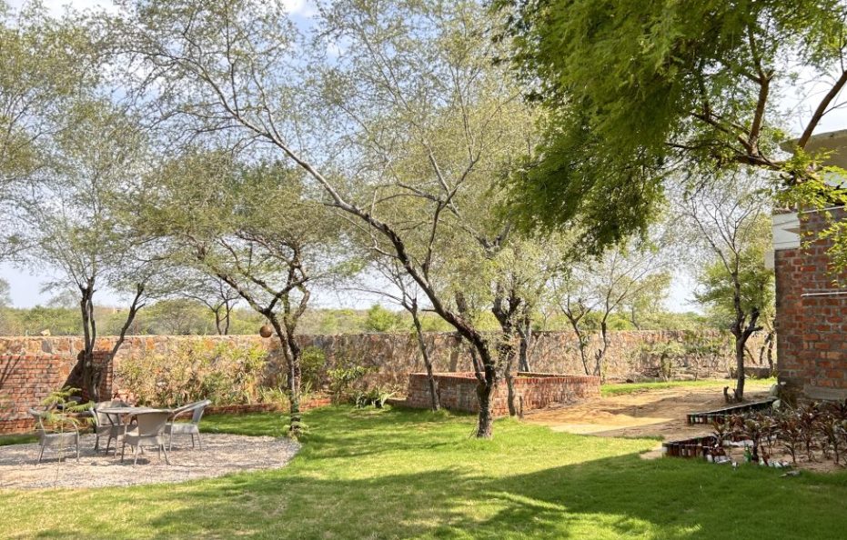 Insta-worthy 2 BHK Farmhouse with Pool near Gurgaon