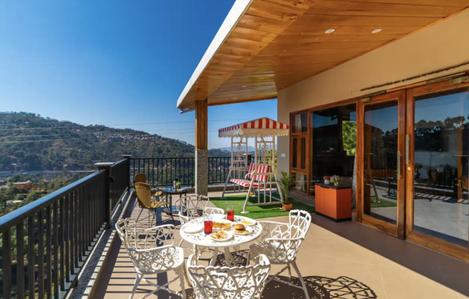 Scenic 3 BR Villa near Kasauli with WiFi, Cook, TV, etc