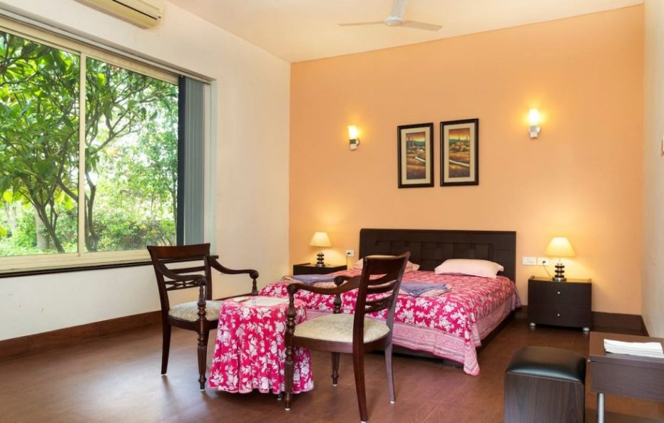 Manesar: Luxurious 4 Bedroom Farmhouse with Pool (BF)