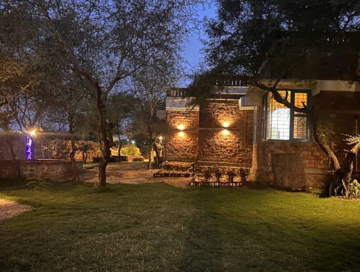 Insta-worthy 2 BHK Farmhouse with Pool near Gurgaon