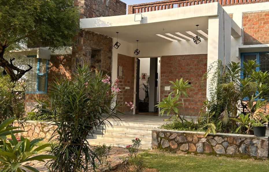 Insta-worthy 2 BHK Farmhouse with Pool near Gurgaon