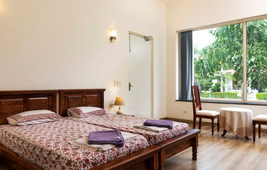 Manesar: Luxurious 4 Bedroom Farmhouse with Pool (BF)