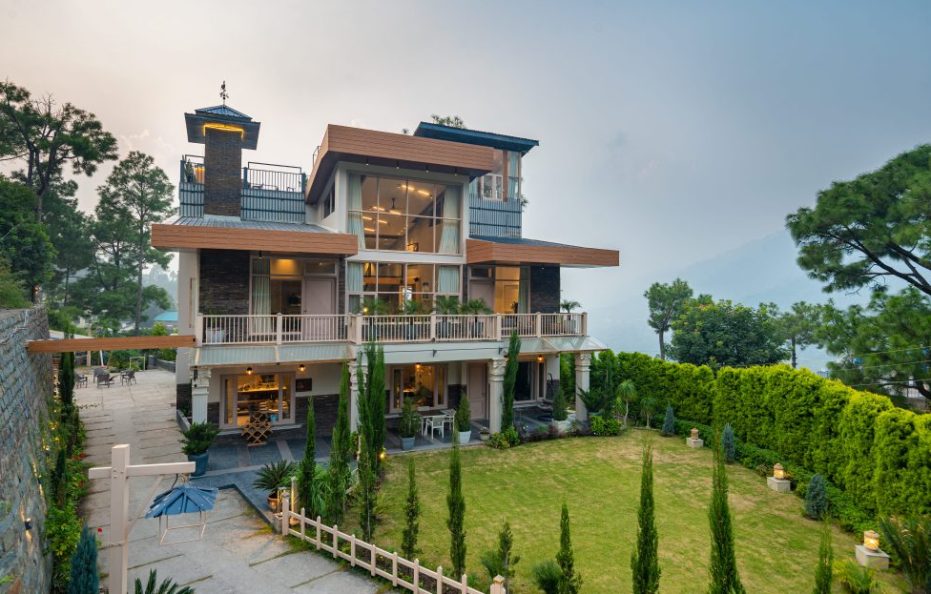Uber-Luxury Villa near Kasauli | Heated Pool + Jacuzzi + Home-Theater