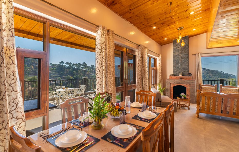 Scenic 3 BR Villa near Kasauli with WiFi, Cook, TV, etc