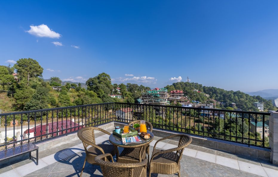 2 BR Apt near Kasauli w/Terrace | Bonfire | Meals