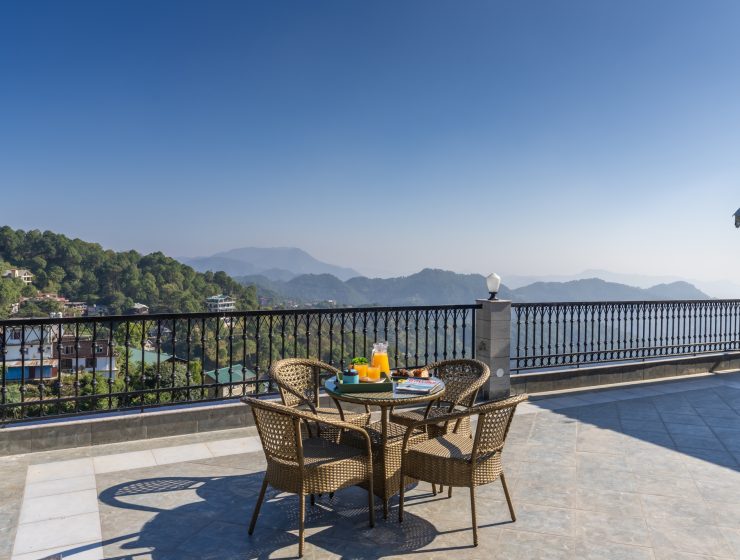 4 BR Apt near Kasauli w/Terrace | Bonfire | Meals