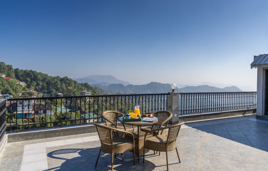 2 BR Apt near Kasauli w/Terrace | Bonfire | Meals