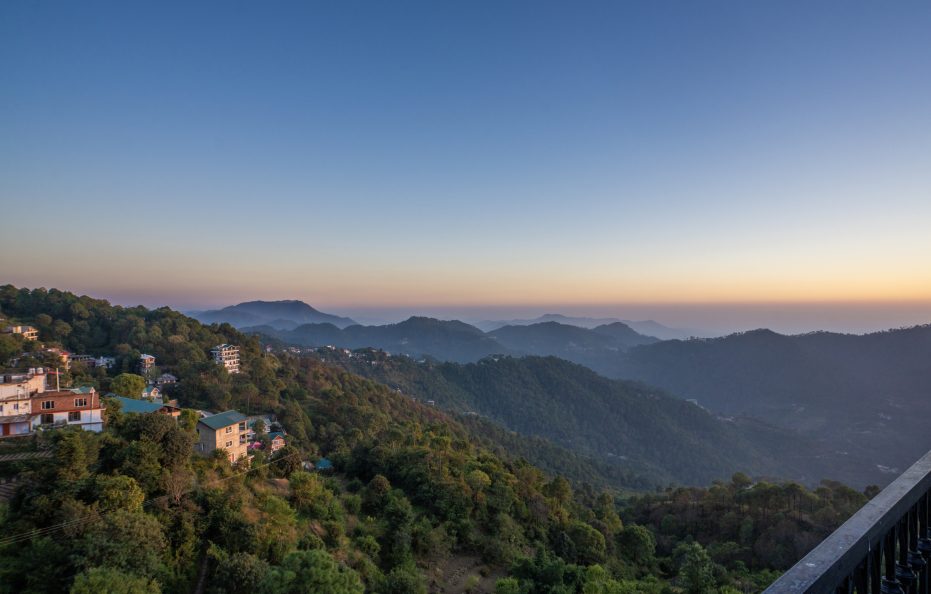 2 BR Apt near Kasauli w/Terrace | Bonfire | Meals