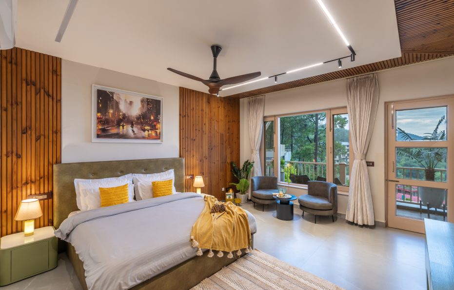 Uber-Luxury Villa near Kasauli | Heated Pool + Jacuzzi + Home-Theater