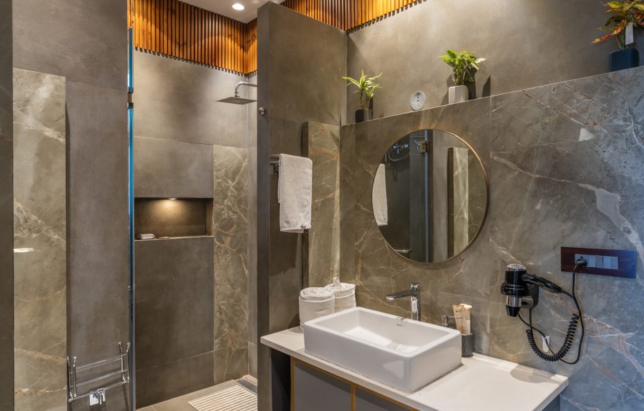 Uber-Luxury Villa near Kasauli | Heated Pool + Jacuzzi + Home-Theater