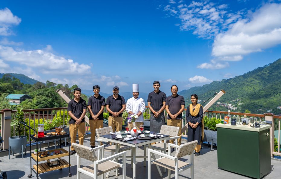 Uber-Luxury Villa near Kasauli | Heated Pool + Jacuzzi + Home-Theater