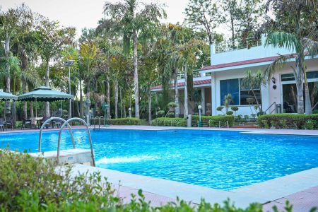 Nature’s Haven: 4 BR Farmhouse in Manesar